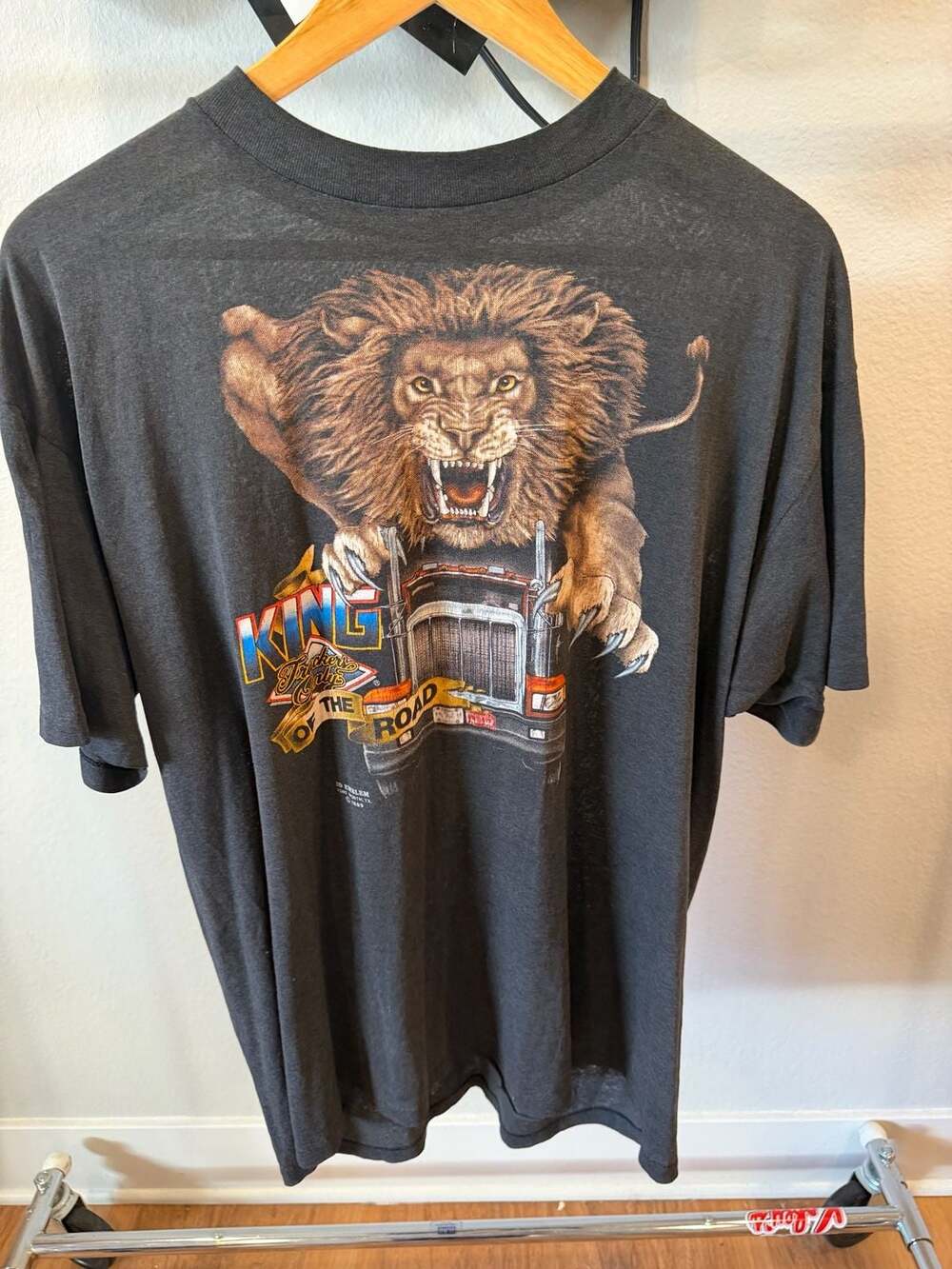 Vintage 1989 3D Emblem Truckers Only King of the Road Graphic T-Shirt